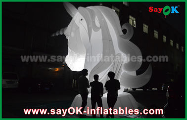 Nhân vật hoạt hình đầy đủ màu trắng Oxfiord vải bơm bơm ngựa kỳ lân với đèn LED