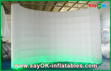 Lều sân đầy hơi / Lều gia đình đầy hơi tự đứng Blow-up tường ngăn chắn đầy hơi với đèn LED