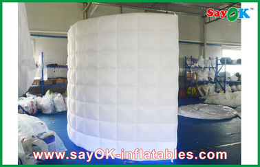 Lều sân đầy hơi / Lều gia đình đầy hơi tự đứng Blow-up tường ngăn chắn đầy hơi với đèn LED